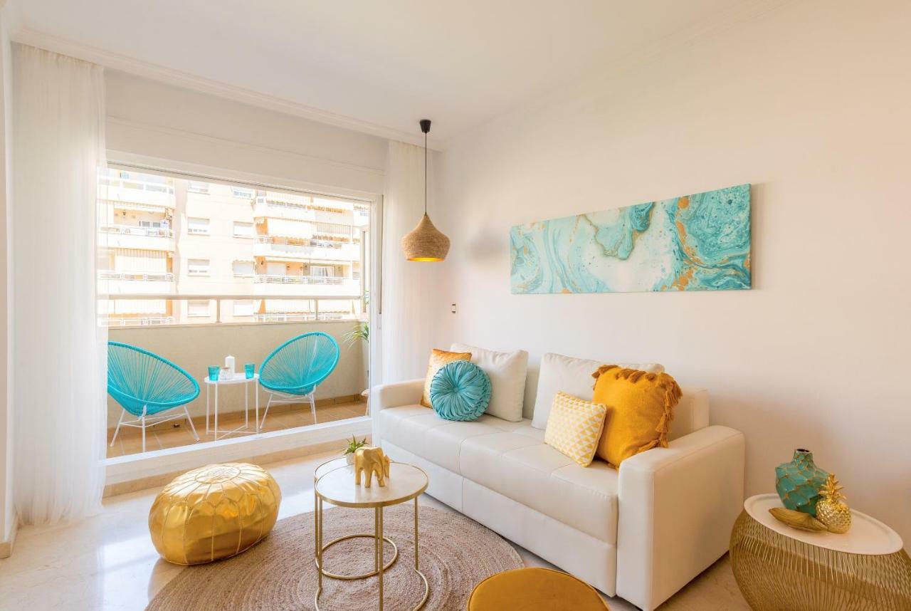 Charming Apartment On The Beach - Pool And Parking マラガ エクステリア 写真