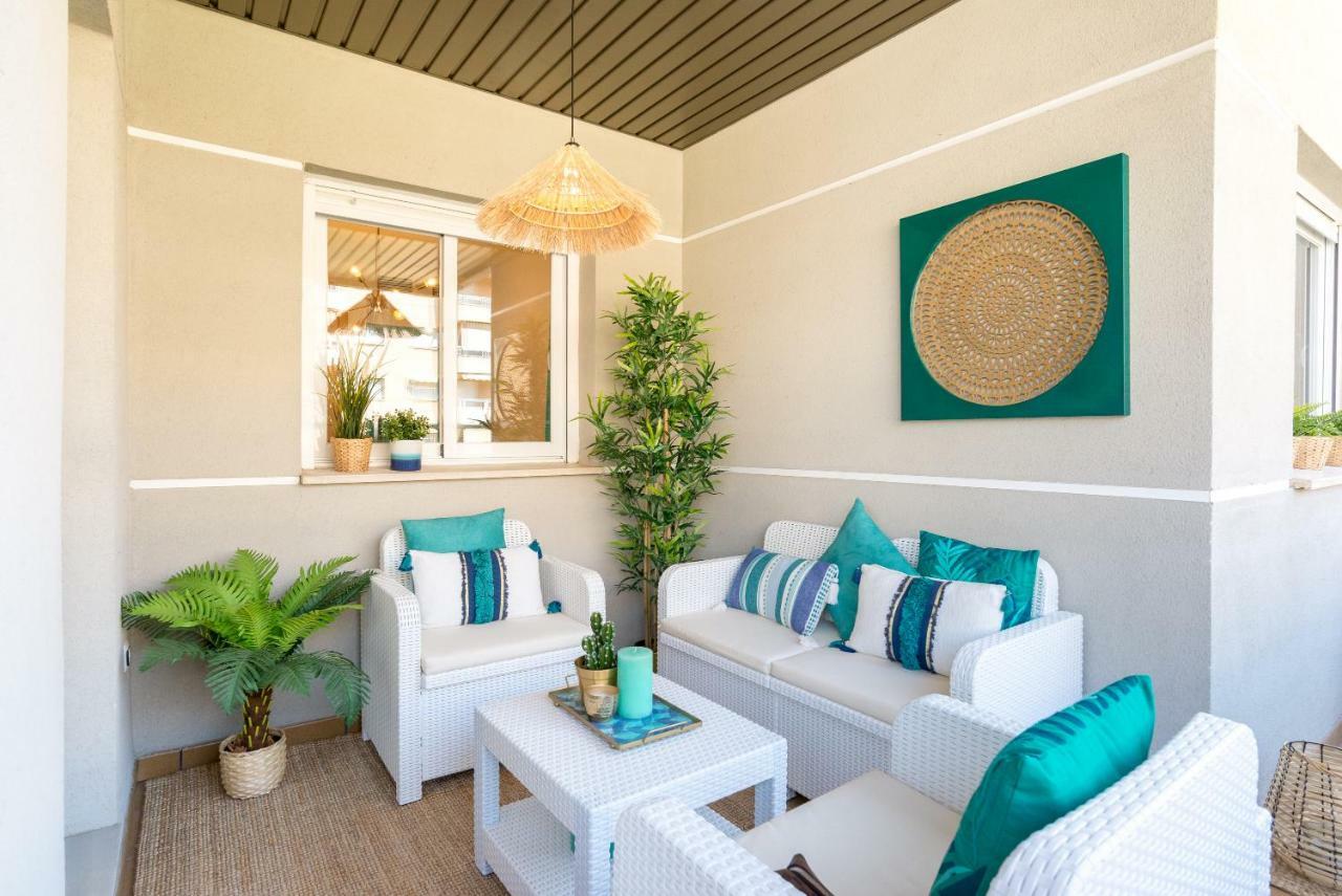 Charming Apartment On The Beach - Pool And Parking マラガ エクステリア 写真